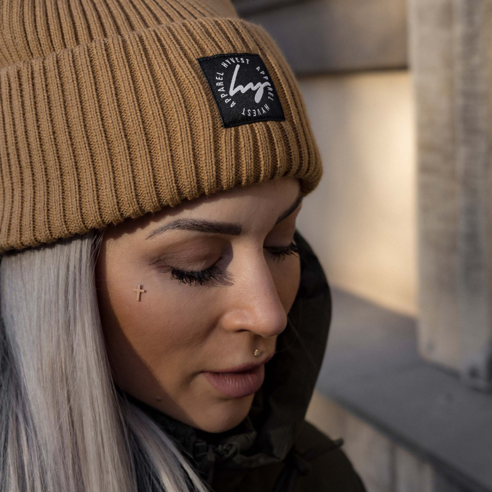 HYVEST wärmende Strickmütze als Beanie getragen