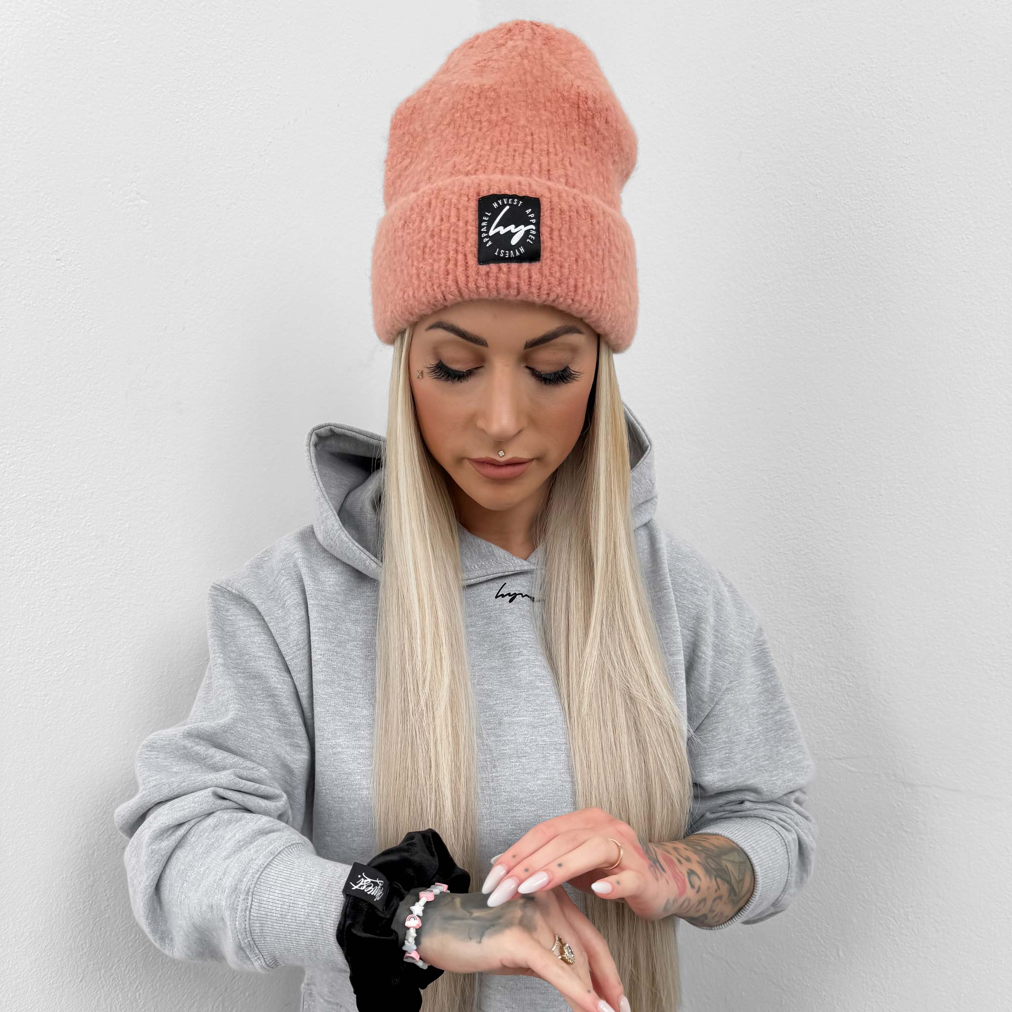 HYVEST weiche und warme Beanie für Damen mit grauen Hoodie