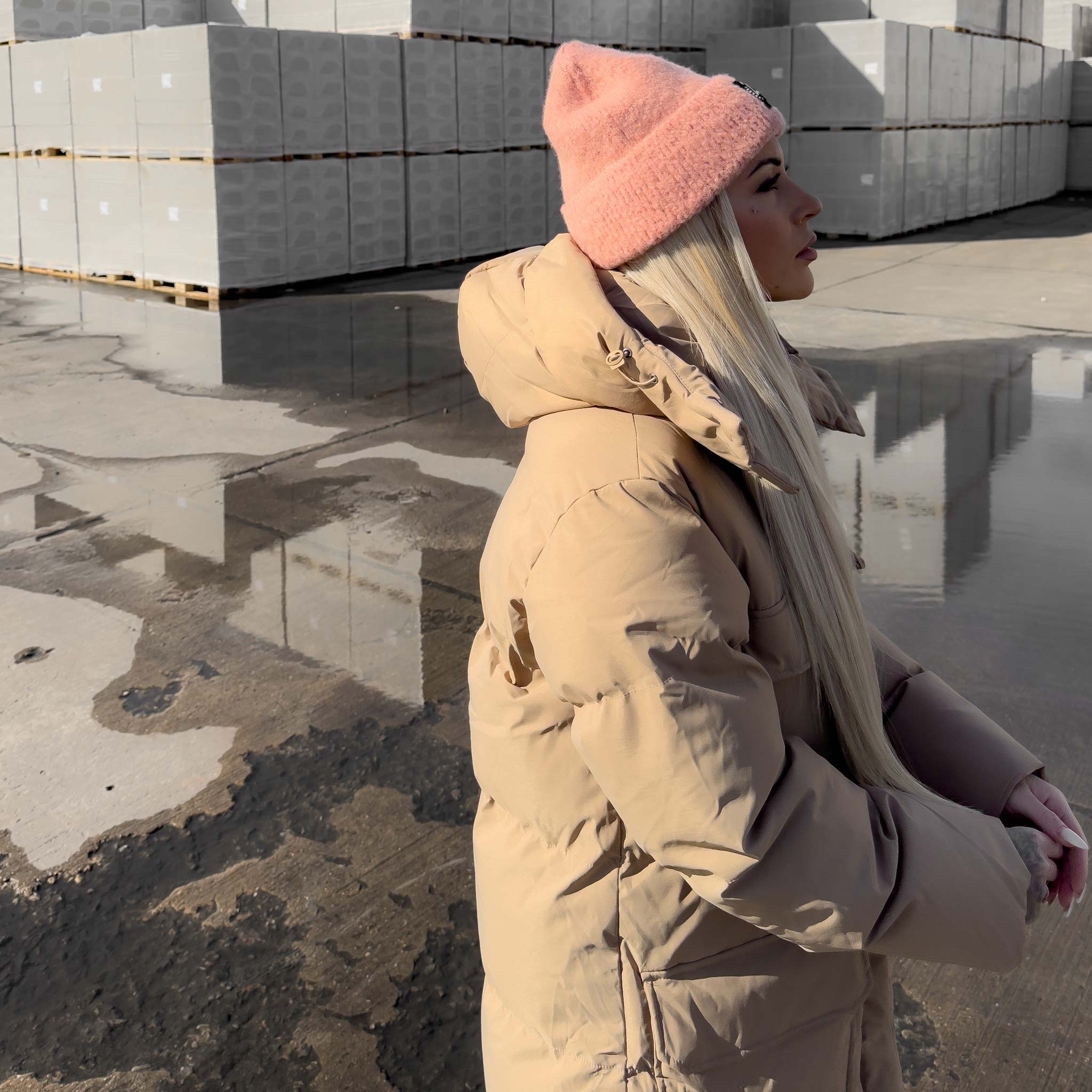 HYVEST Winteroutfit für Damen heller Winterparka mit softer Beanie