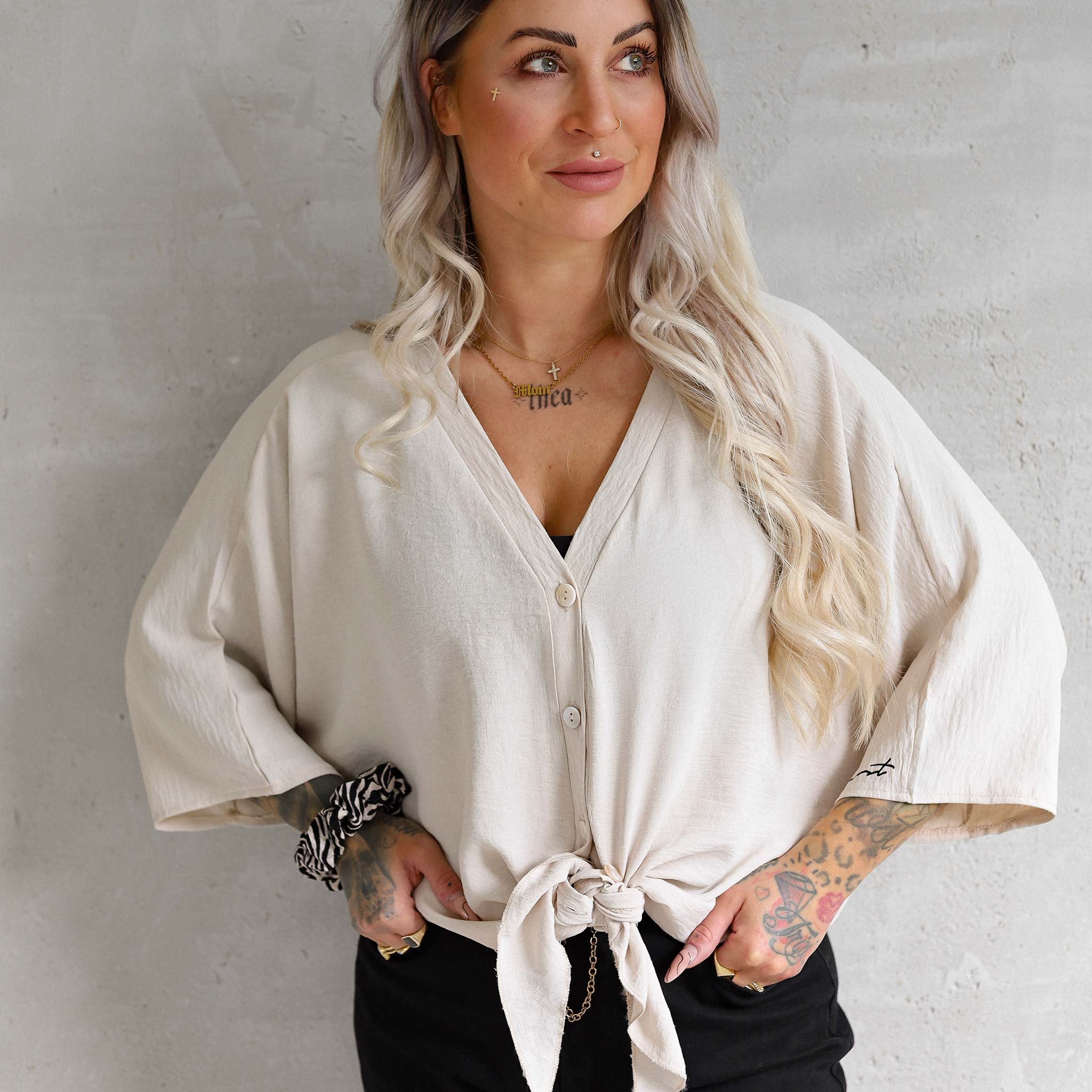 Bluse kurz zum Knoten