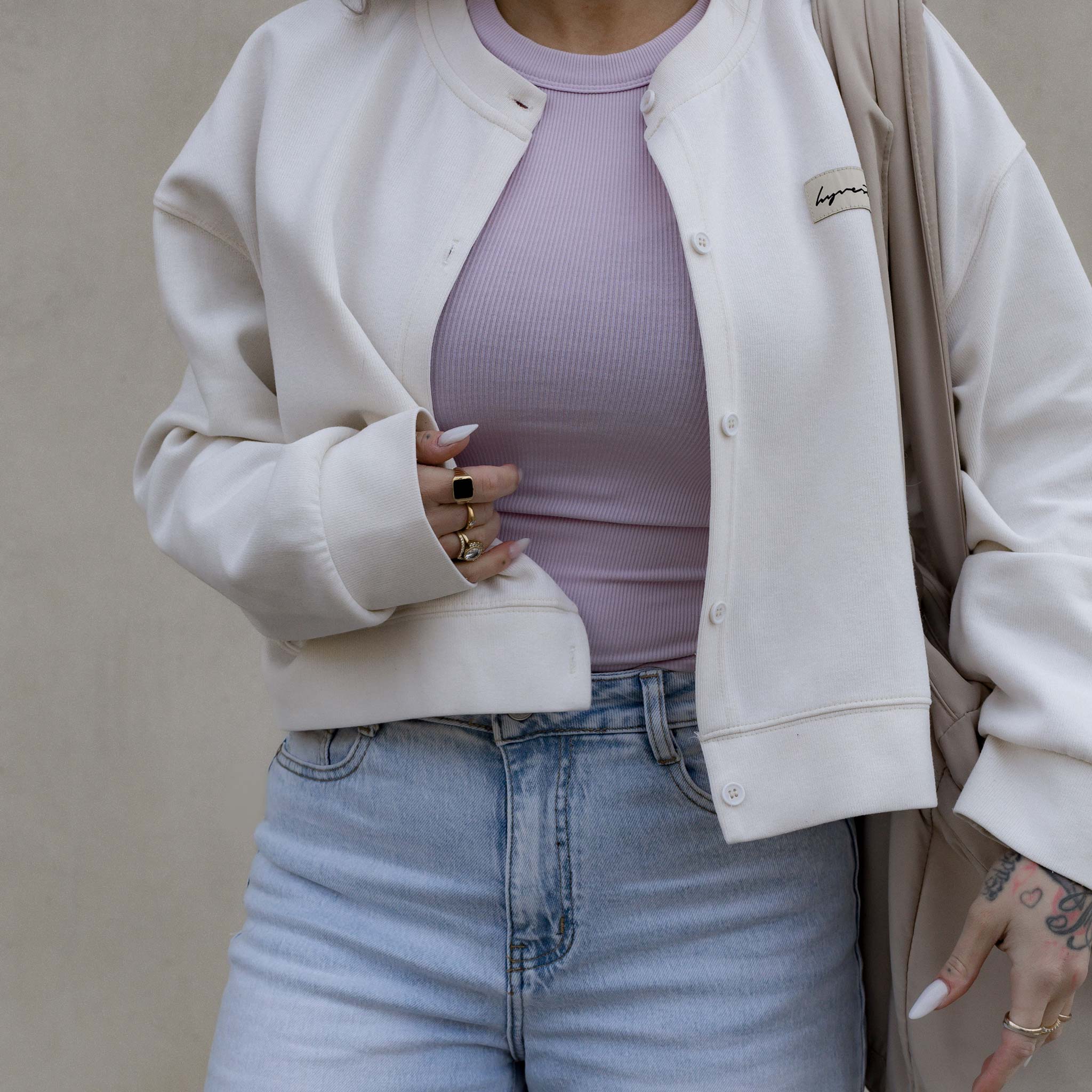 HYVEST Cardigan Cropped Button mit Jeans und Rippstop helles Lila