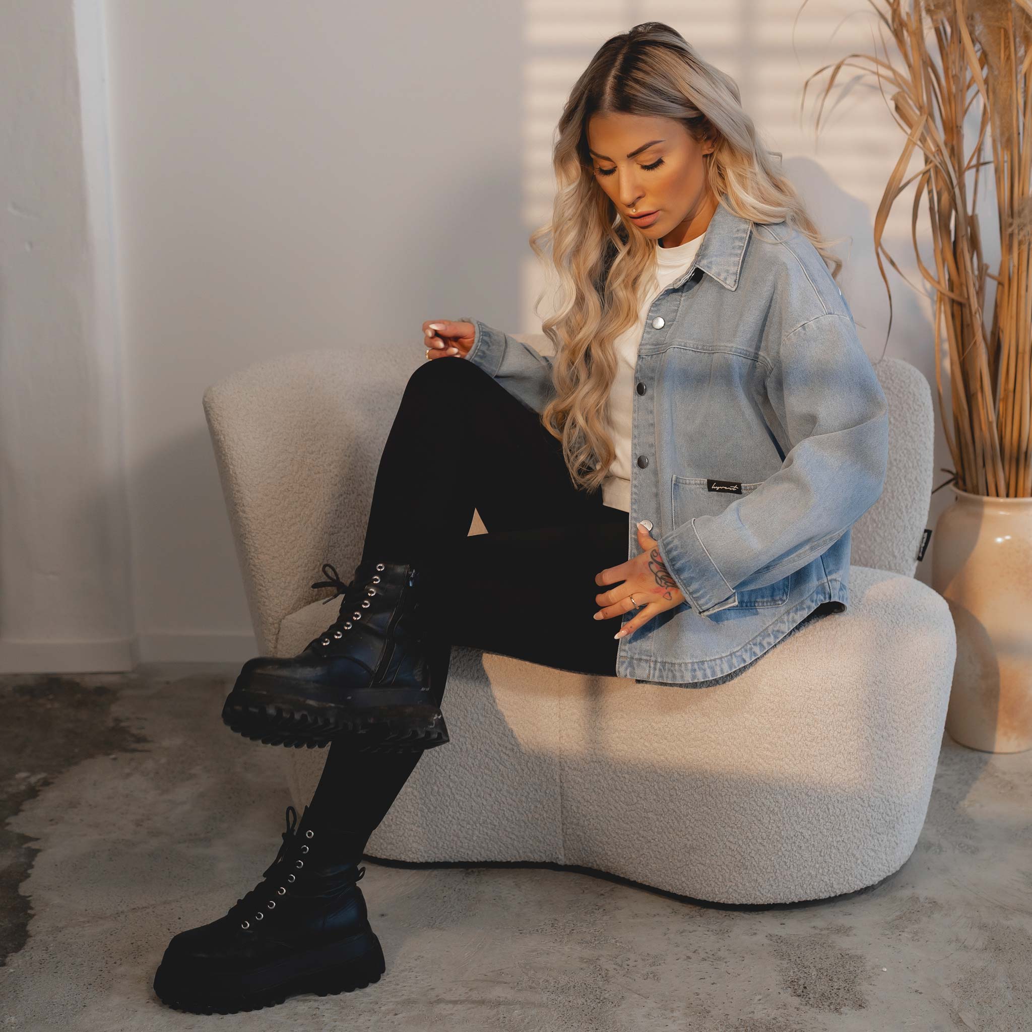 HYVEST Jeansjacke Oversize Backprint Helles Denimblau im Alltagsoutfit für Frauen