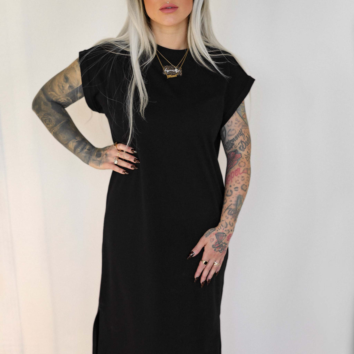 Kleid mit Beinschlitzen