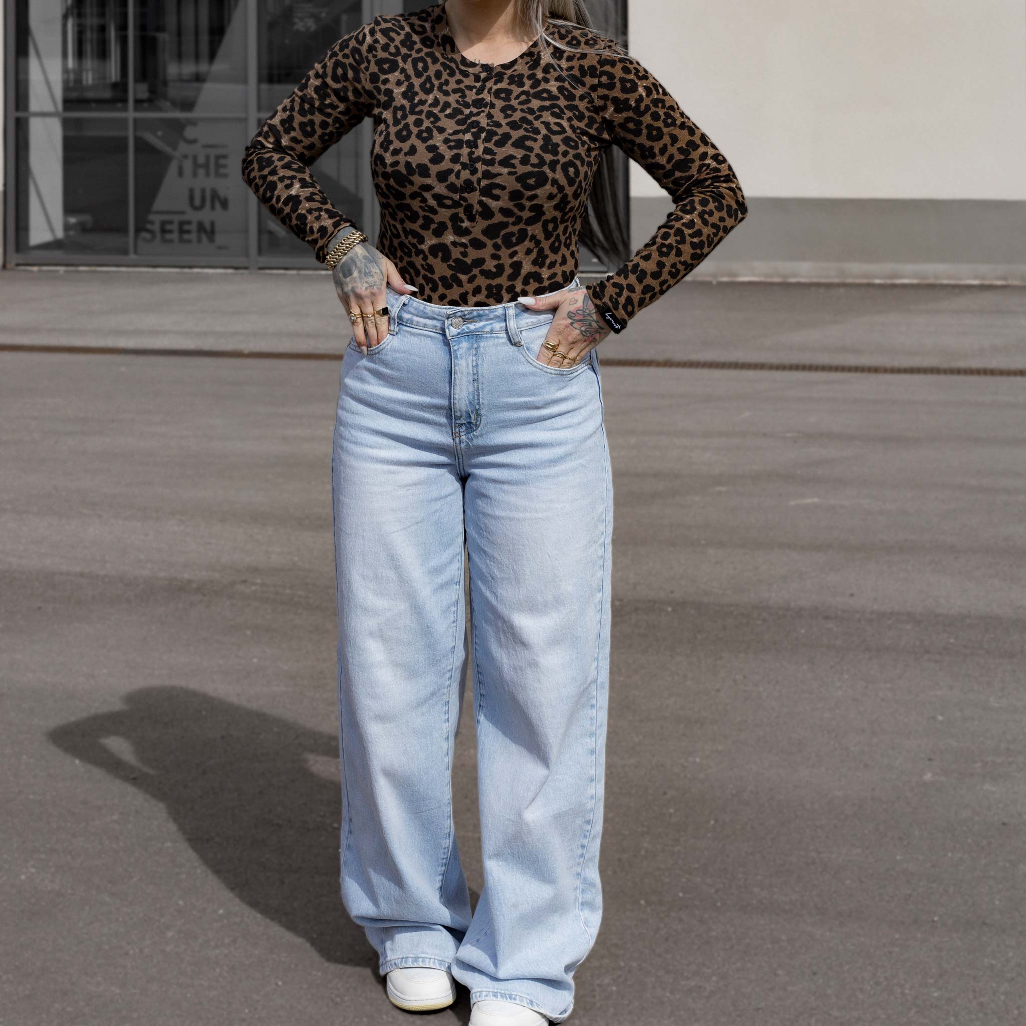 HYVEST Langarmbody Leo Mesh mit Wide Leg Jeans hellblau