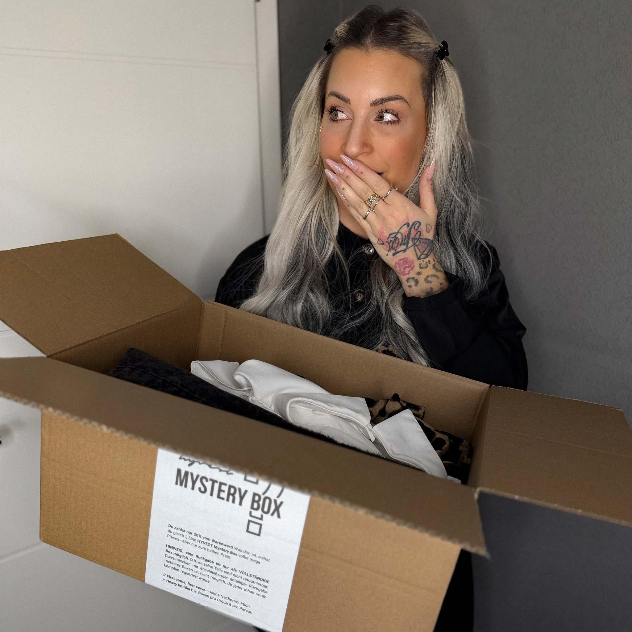 HYVEST Mystery Box Classic, Deluxe oder Supreme mit 50% reduzierter Kleidung Geschenkbox