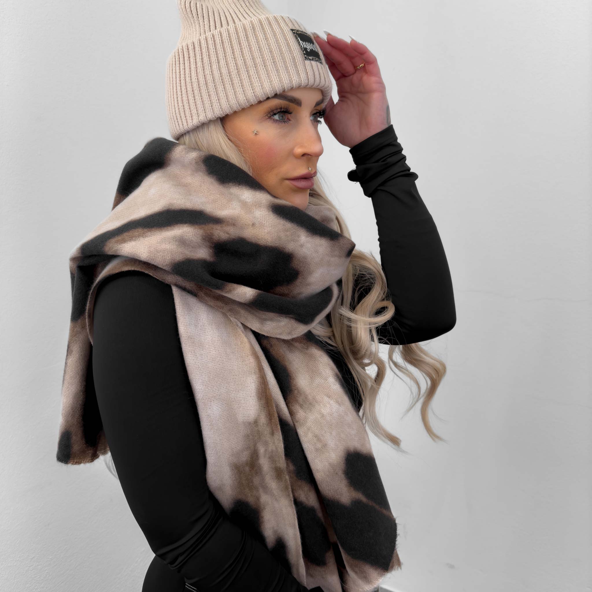 HYVEST Großer Damenschal und weiche Beanie in passender Farbe