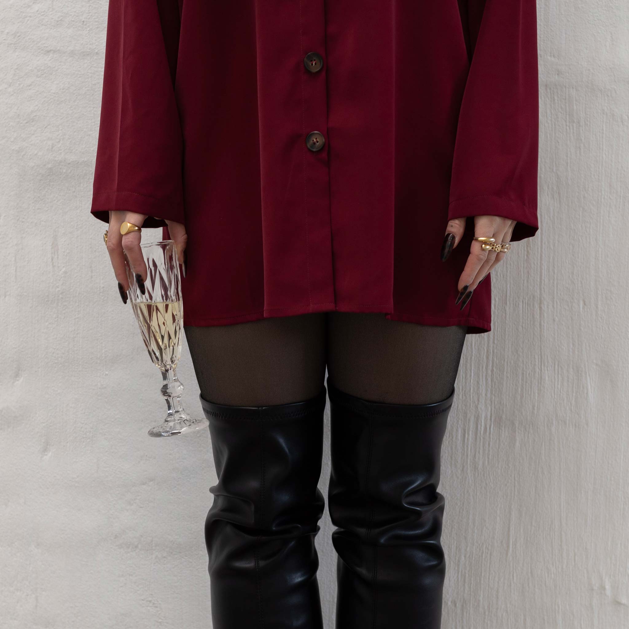 HYVEST Thermo Strumphose wärmend im Look mit Bluse Simply Burgundy und Overknees