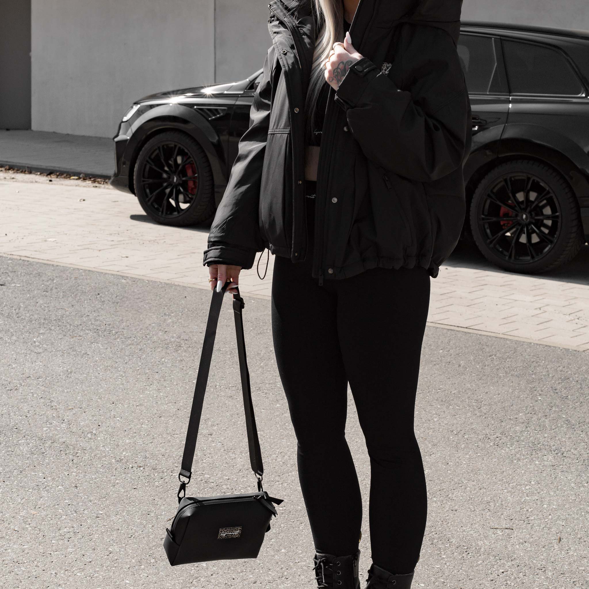 HYVEST Damen Alltagsoutfit mit kleiner Umhängetasche Matt