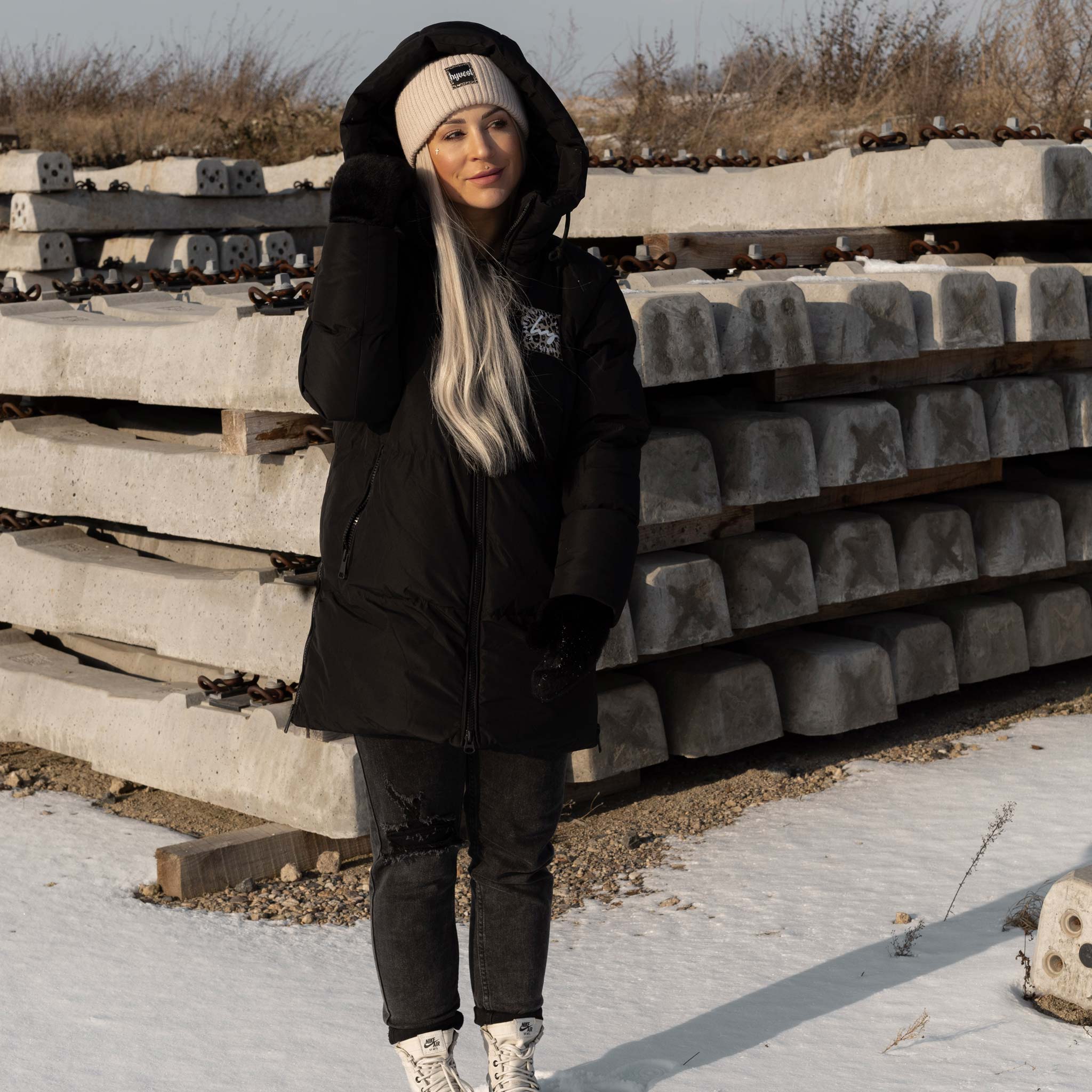 HYVEST Winterparka wattiert Mittel in schwarz mit großer Kapuze für warme Winteroutfits mit Mom Jeans