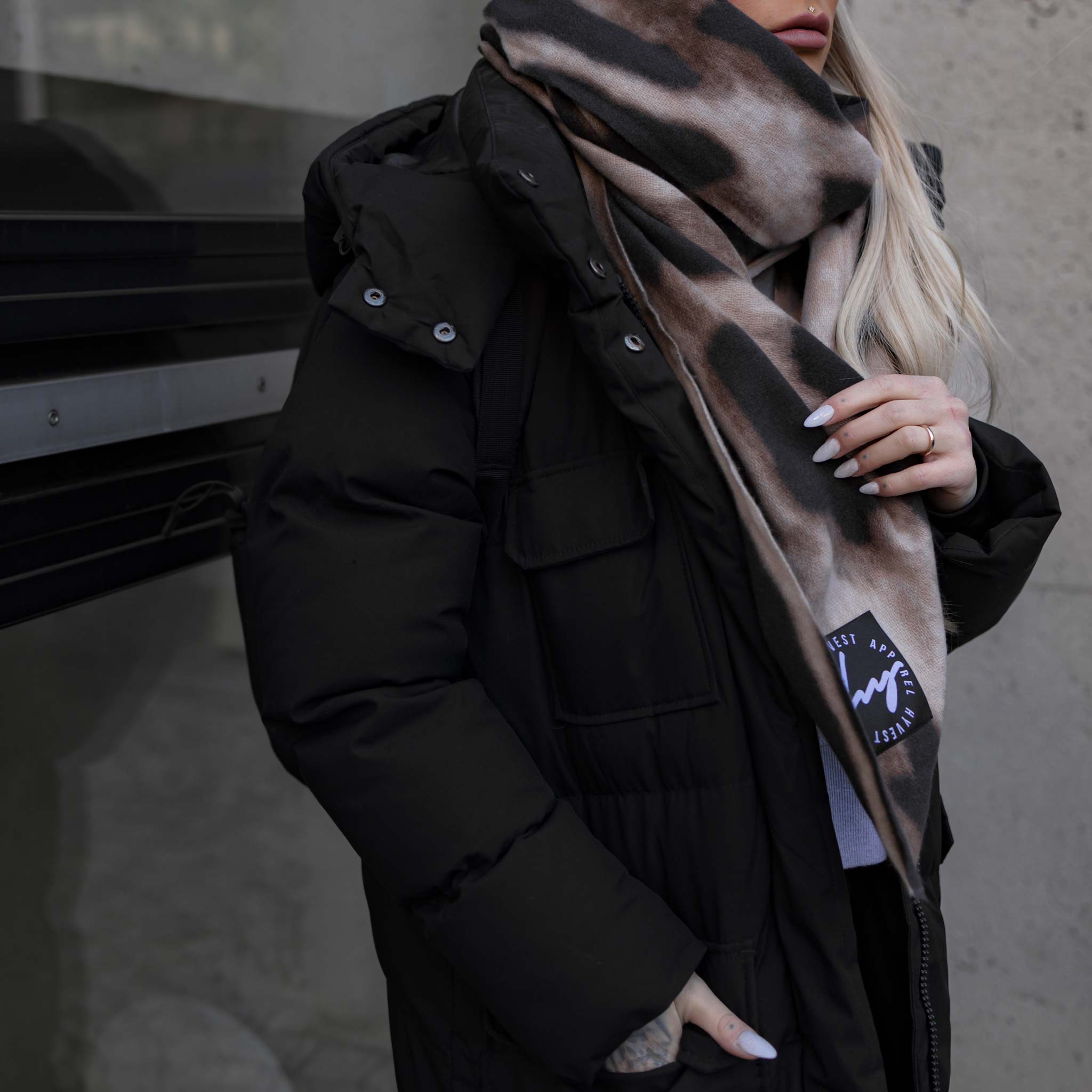 HYVEST Winterparka lang Supreme Schwarz mit Schal Leomuster