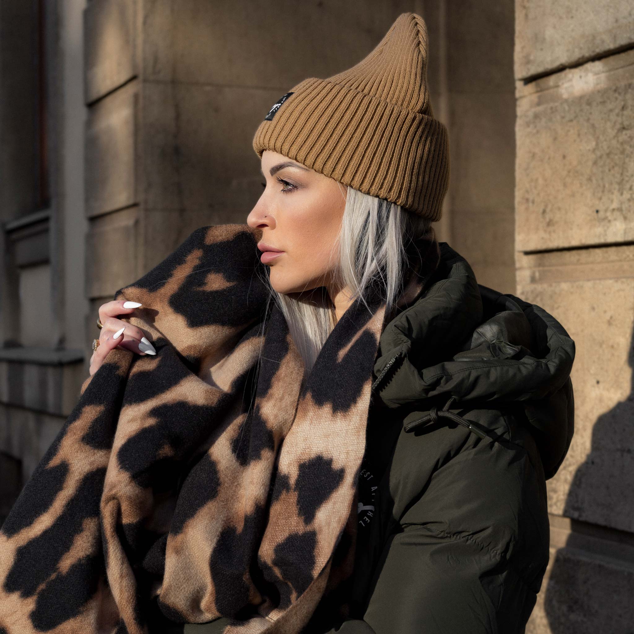 HYVEST warme Beanie mit gemustertem Schal zum Winteroutfit