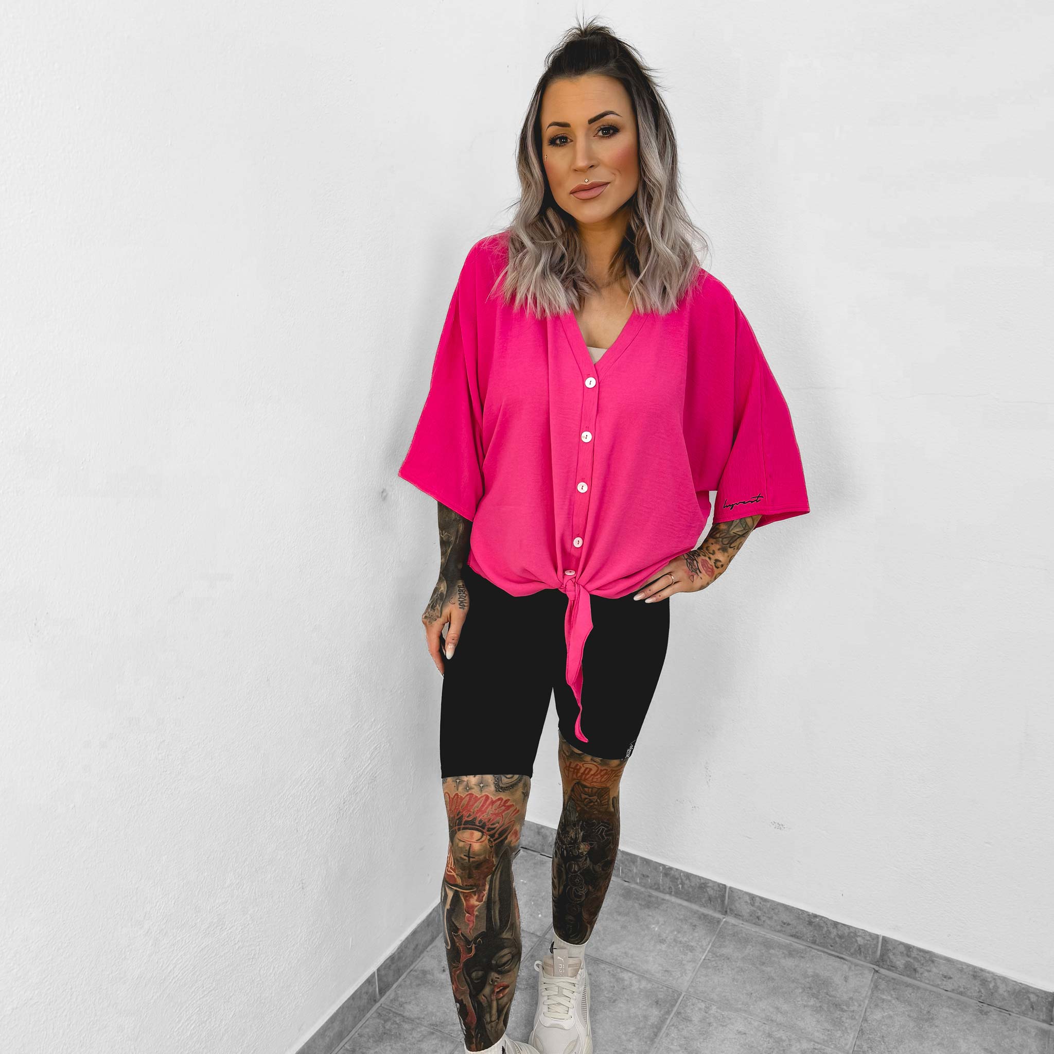 HYVEST Sommer Outfit Bluse leuchtendes Pink zum Knoten mit kurzer Leggings