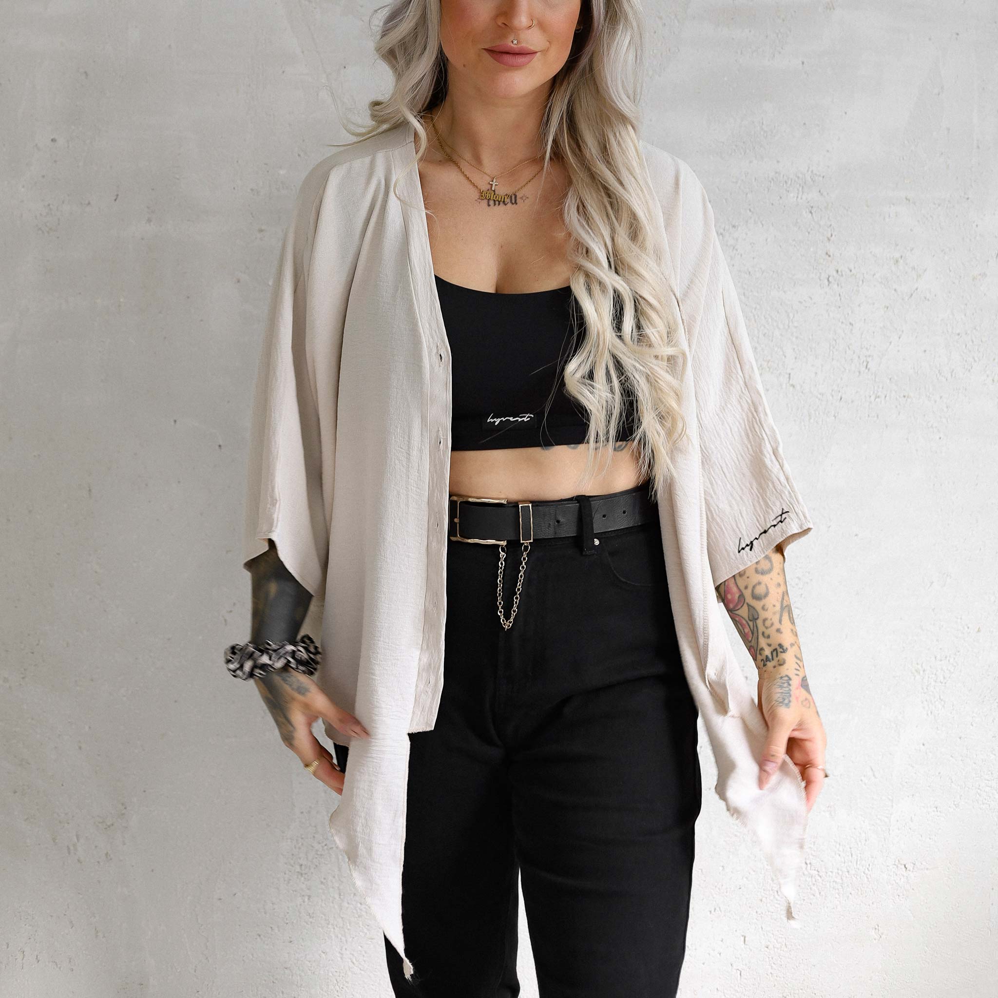 Bluse kurz zum Knoten