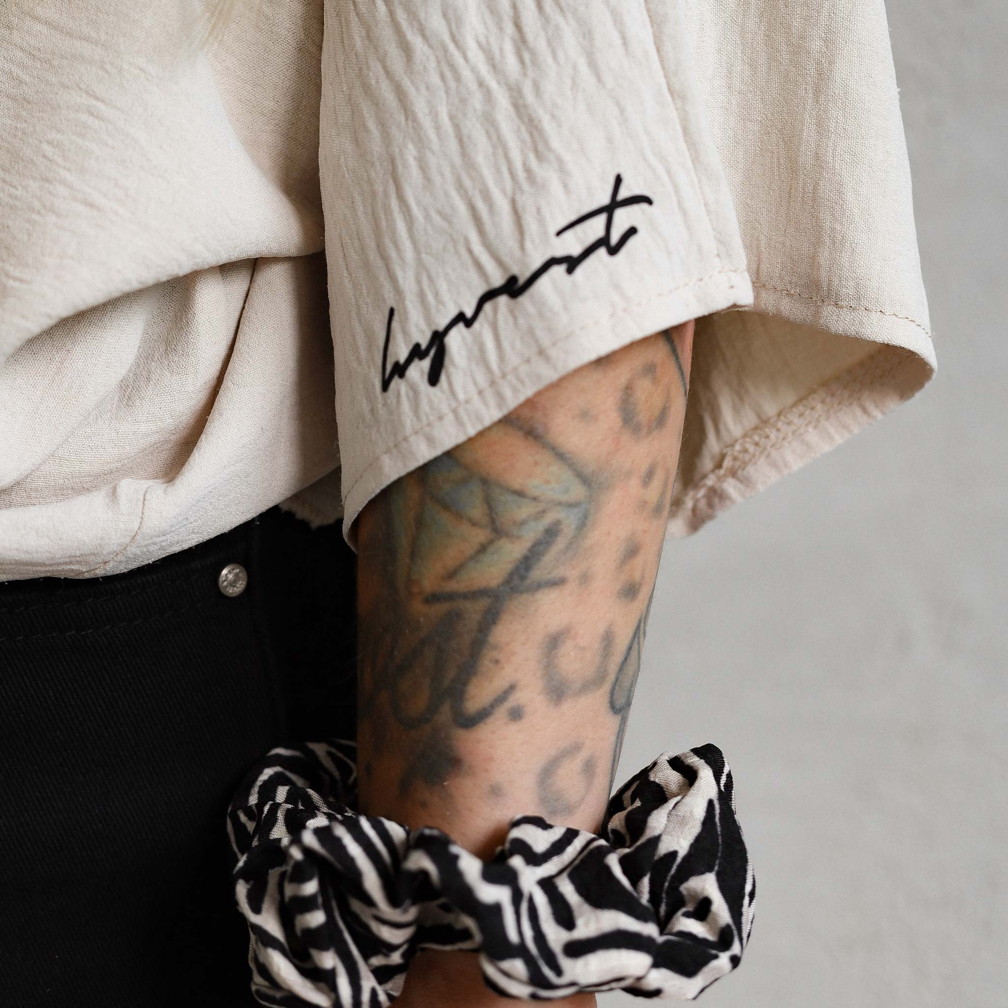 Bluse kurz zum Knoten