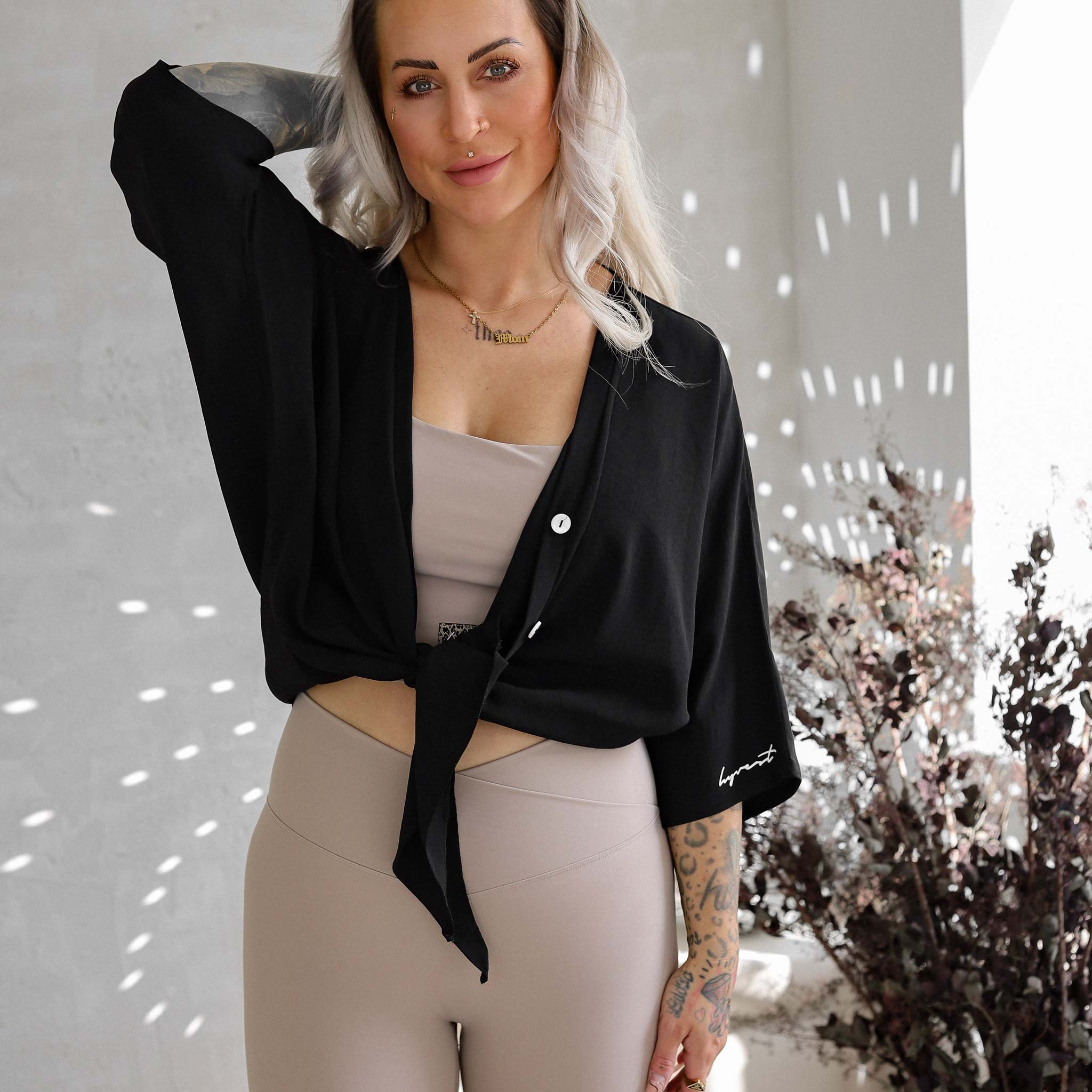 Bluse kurz zum Knoten
