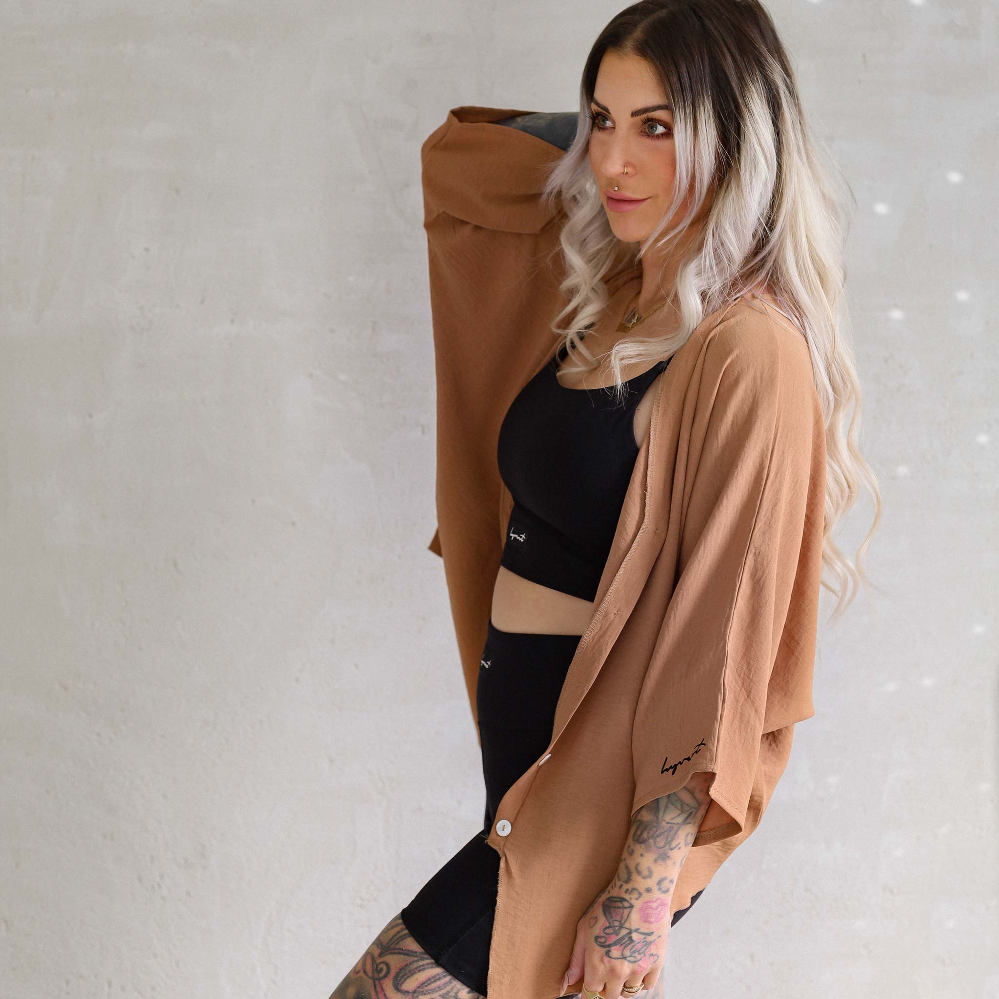 Bluse kurz zum Knoten
