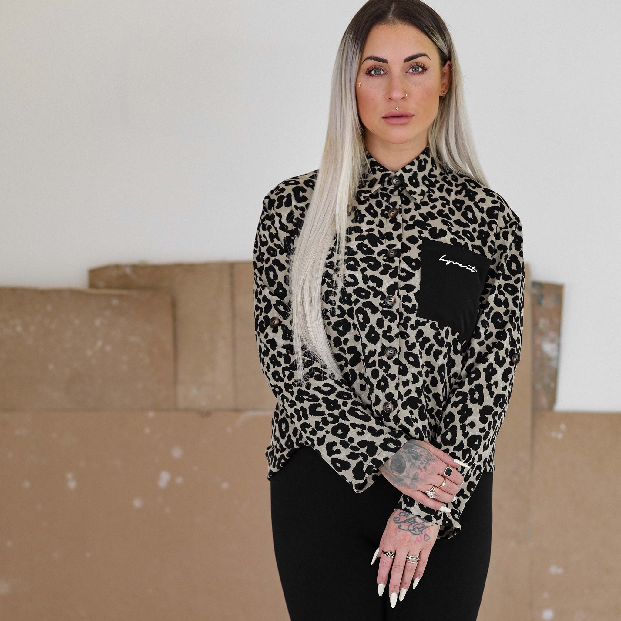 HYVEST Bluse Langarm für Frauen mit Leomuster und schwarzer Brusttasche