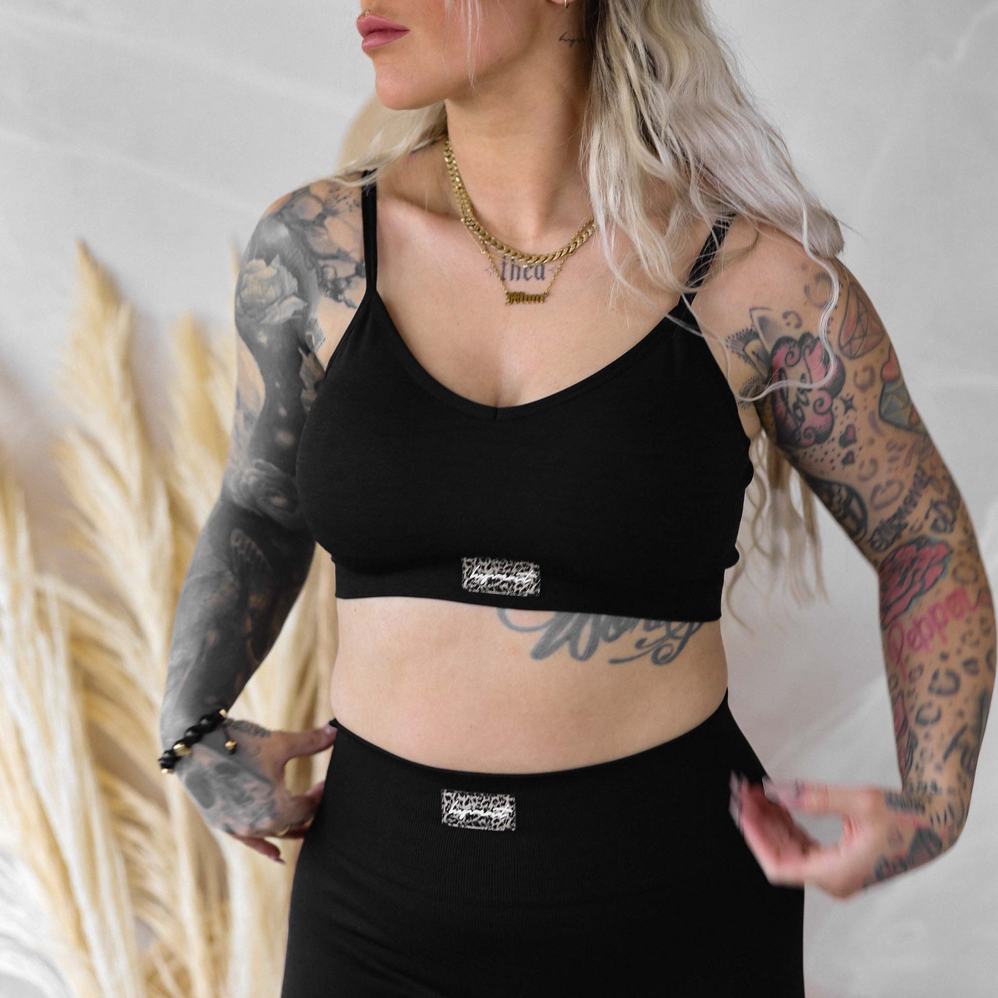 HYVEST Damen Set Leggings und Bralette Schwarz mit Leo Patch