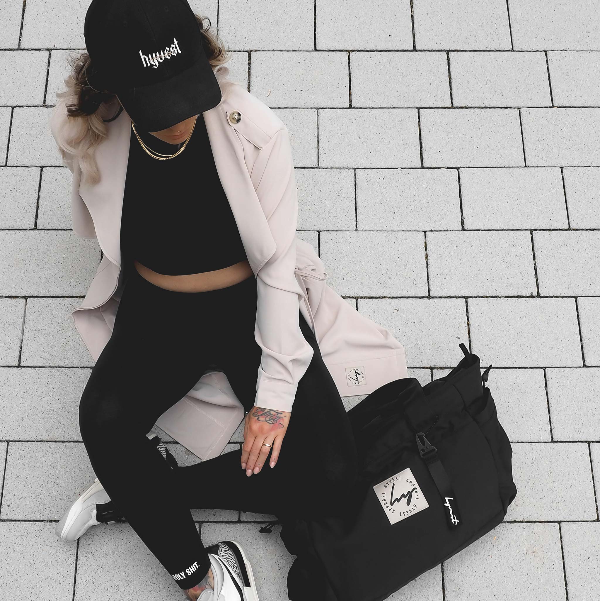 HYVEST Outfit Damen mit Schlüsselanhänger schwarz als Taschen Anhänger