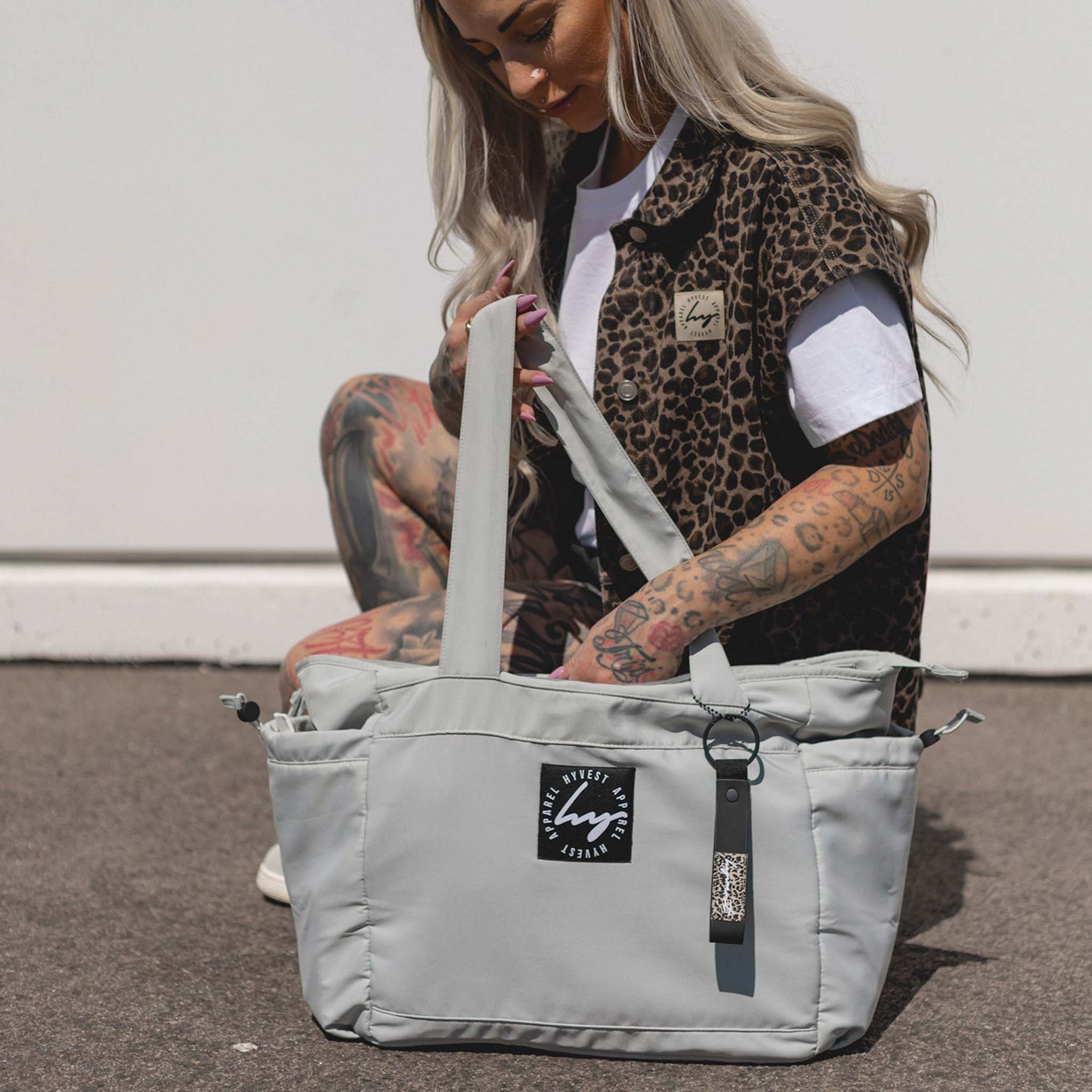 HYVEST Schultertasche XXL als Frauen Alltagstasche aus weichem Stoff
