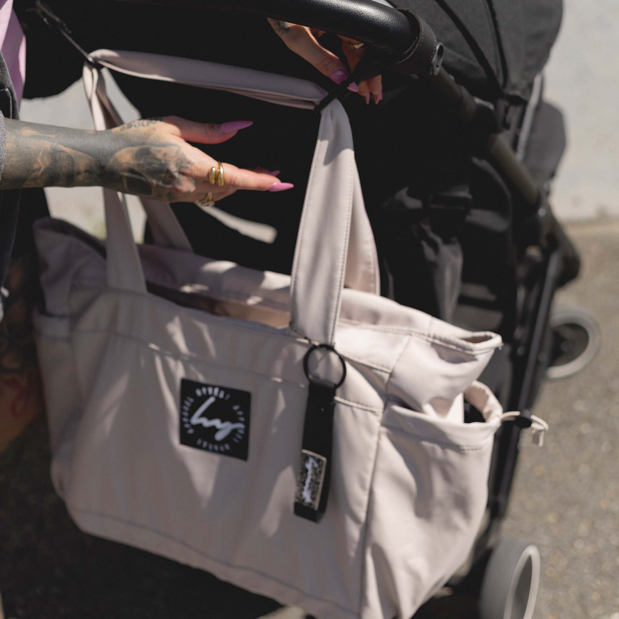 HYVEST beige Wickeltasche am Kinderwagen mit extra Befestigung