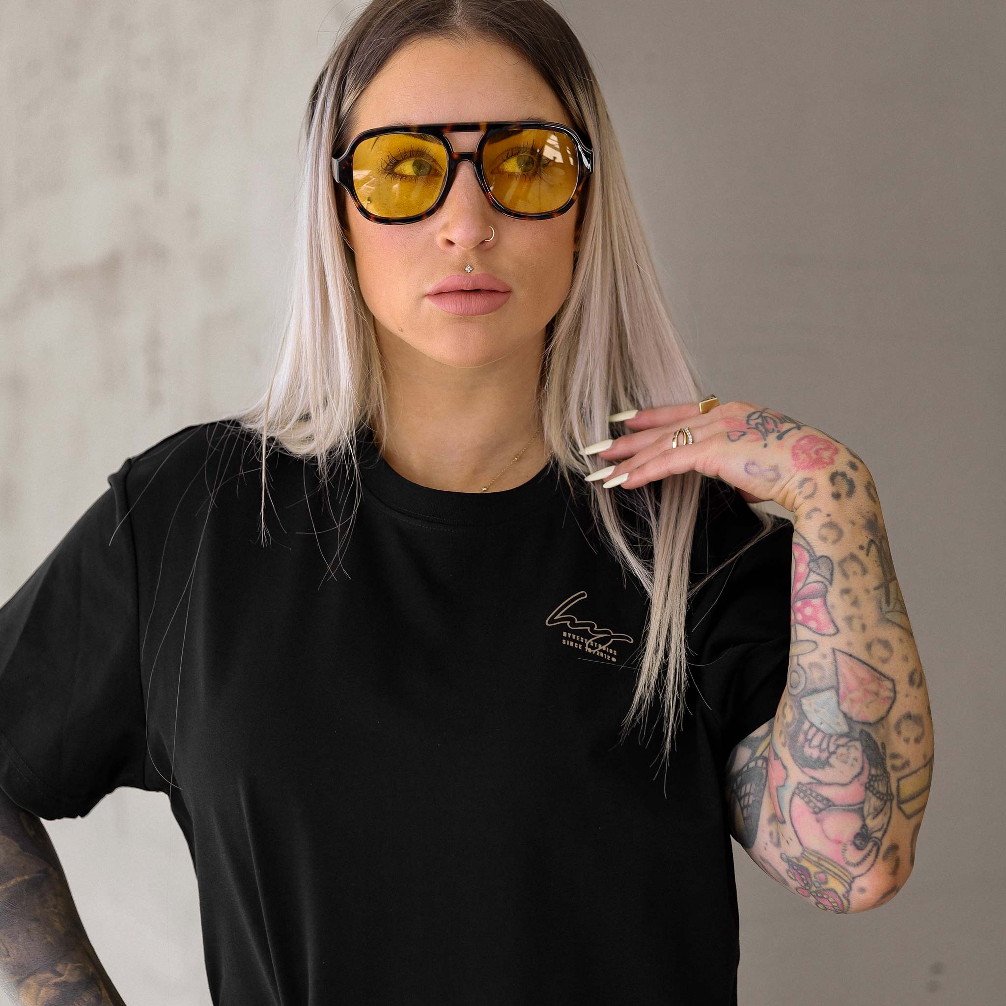 HYVEST Damen T-Shirt Backprint Leomuster und pinkes Logo
