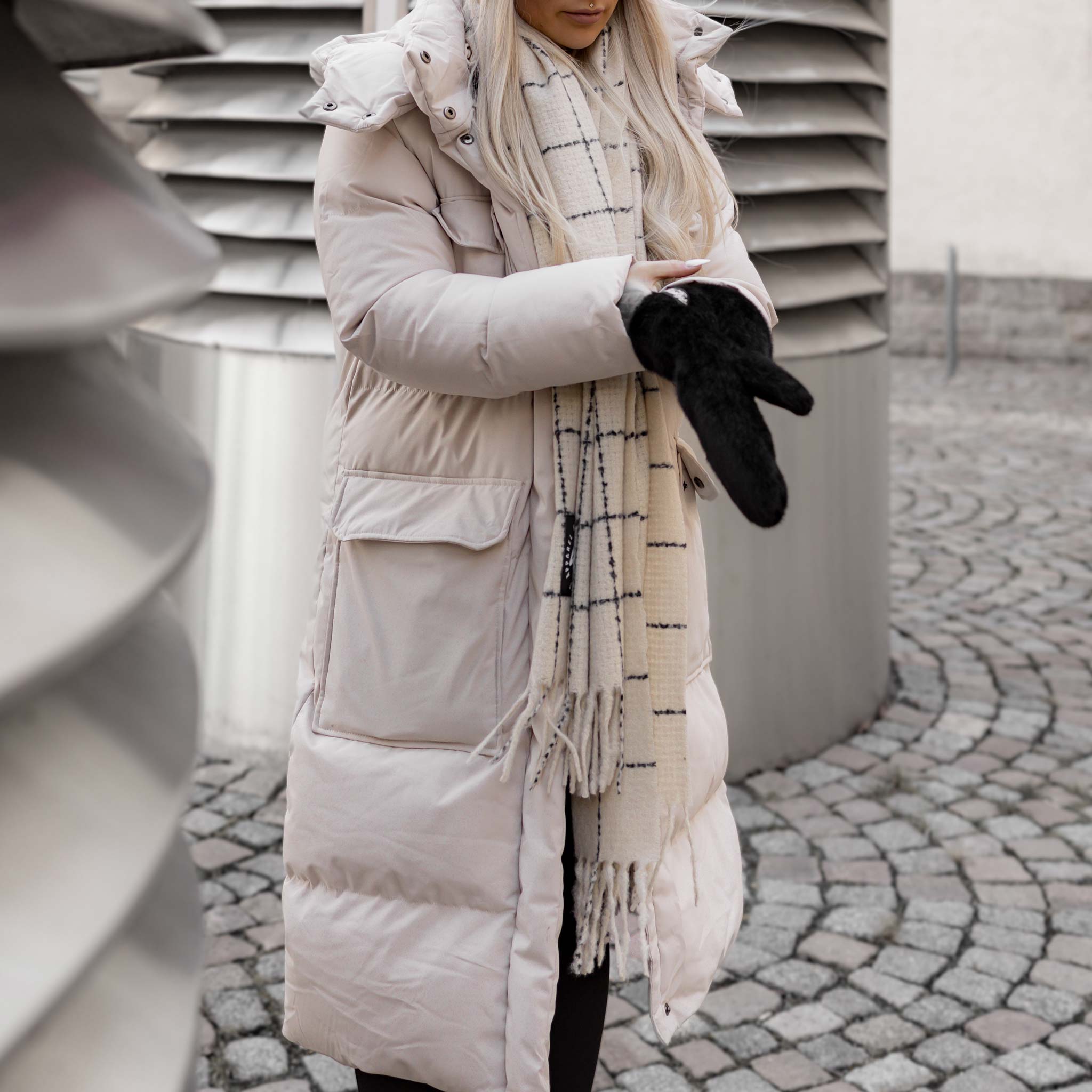 HYVEST Winterparka lang Supreme in hellem Beige mit Kunstfell Handschuhen für Frauen